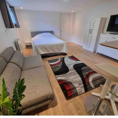 Studio Proche Gare Et Versailles 4 Min A Pied Train Vers Paris Marly-le-Roi Eksteriør bilde